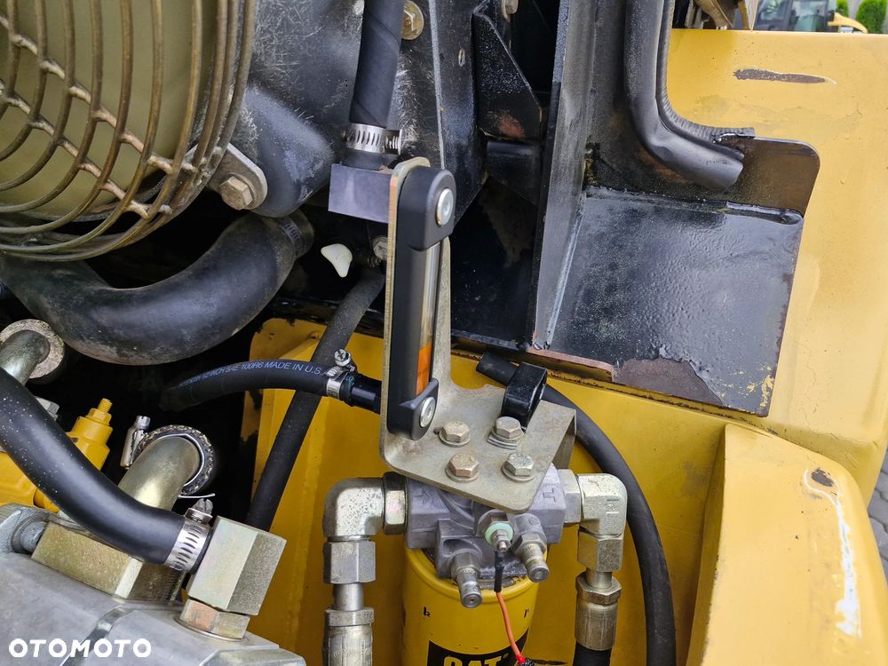 Caterpillar 906 - 14