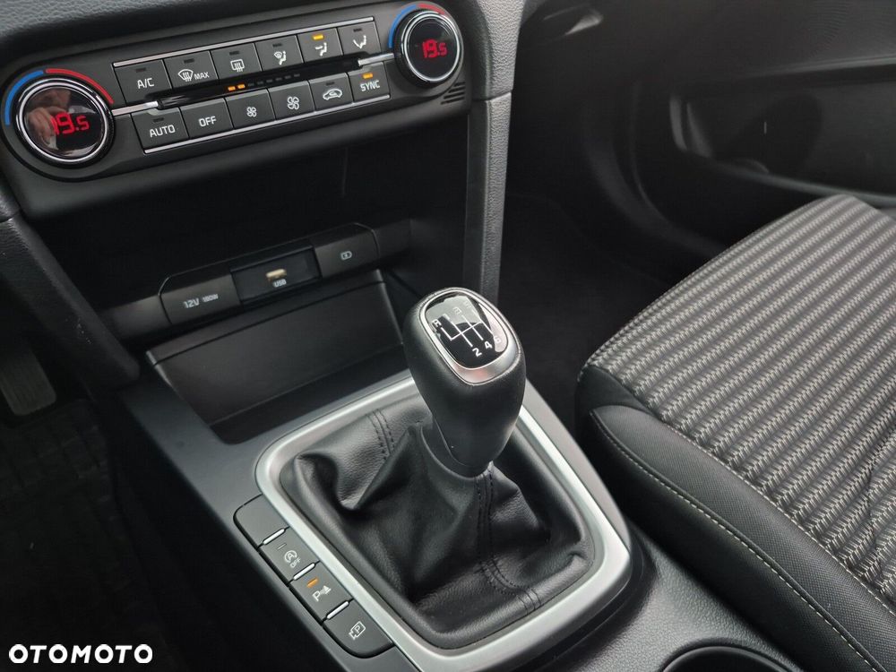 Kia Ceed 1.5 T-GDI M - 20