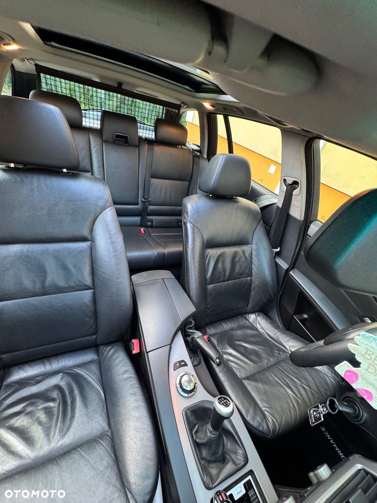 BMW Seria 5 525d - 11