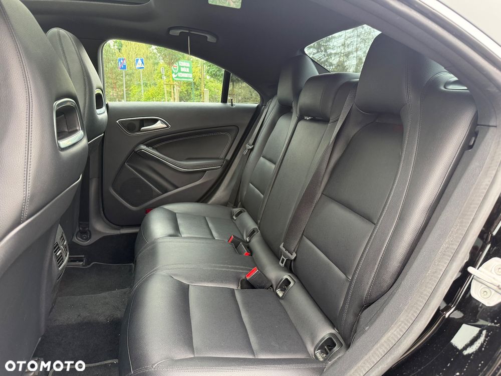 Mercedes-Benz CLA 250 7G-DCT AMG Line - 12