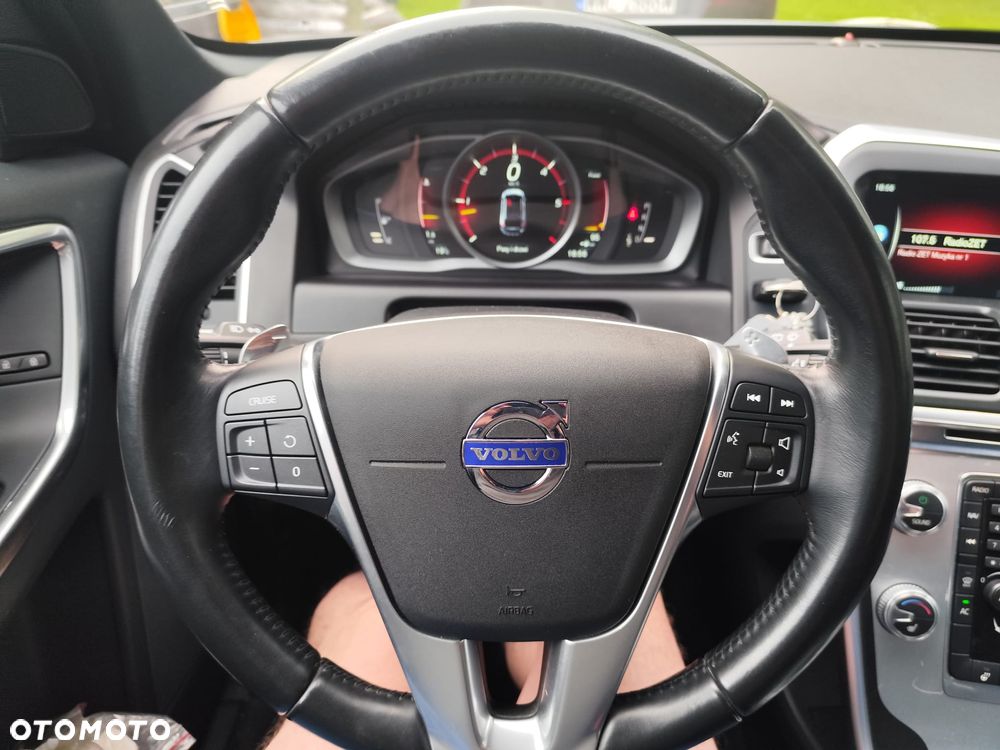 Volvo XC 60 D4 AWD Geartronic Momentum - 15