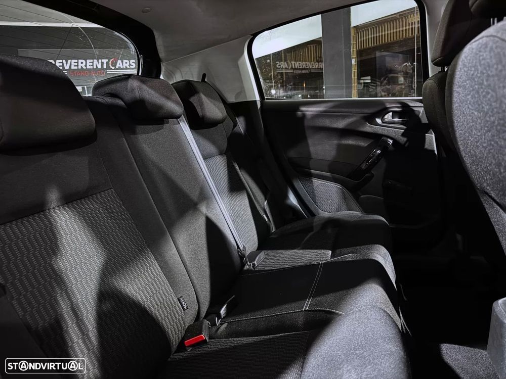 Peugeot 208 1.6 BlueHDi Style - 27