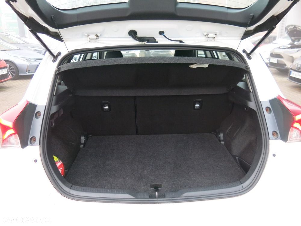 Toyota Auris - 10