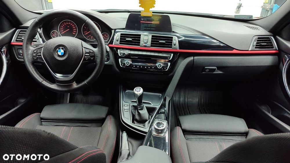 BMW Seria 3 320d Sport Line - 10
