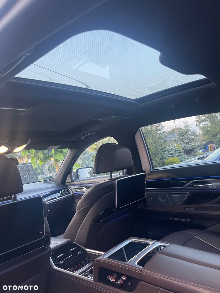 BMW Seria 7 M760Li xDrive - 9