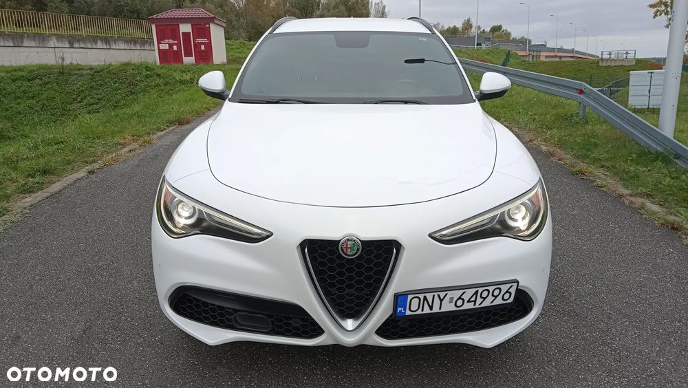 Alfa Romeo Stelvio 2.0 Turbo 16V AT8-Q4 Ti - 3