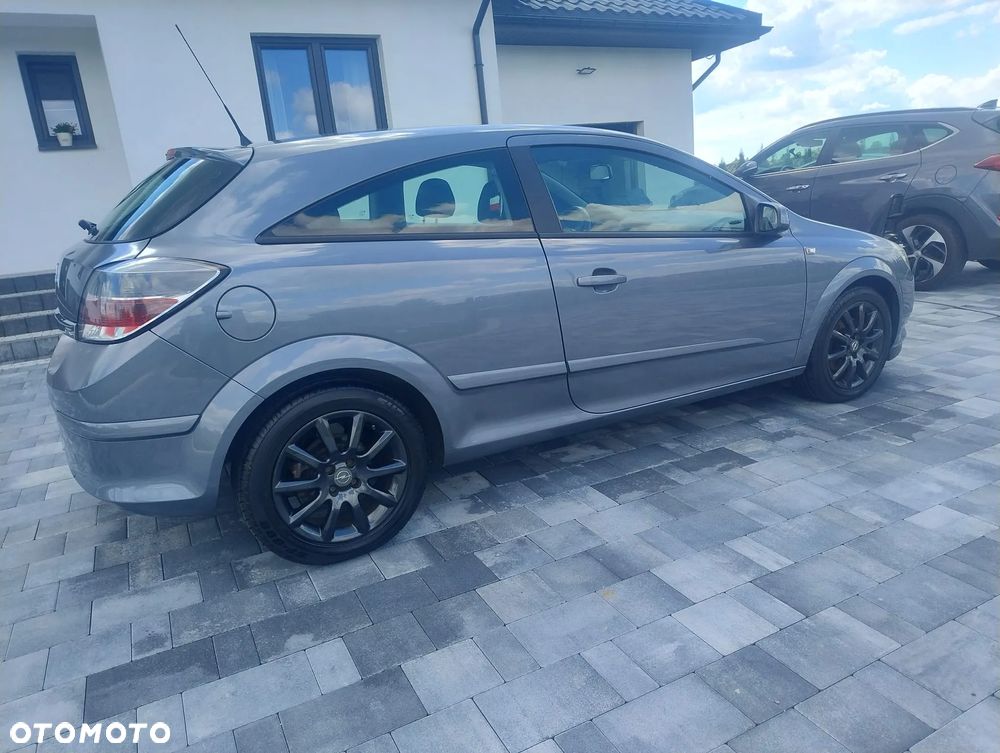 Opel Astra GTC 1.6 - 5