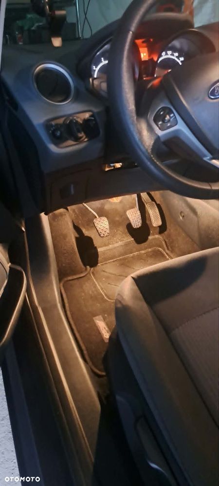 Ford Fiesta 1.25 Champions Edition - 27