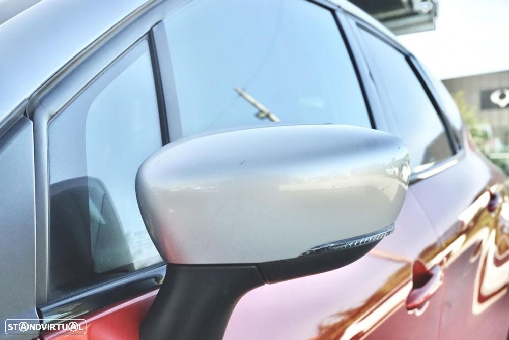 Renault Captur 1.5 dCi Red Edition — fotografia 16