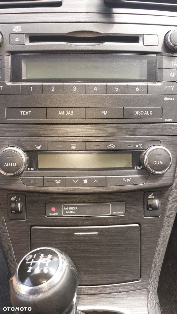 Toyota Avensis 2.0 Prestige - 8