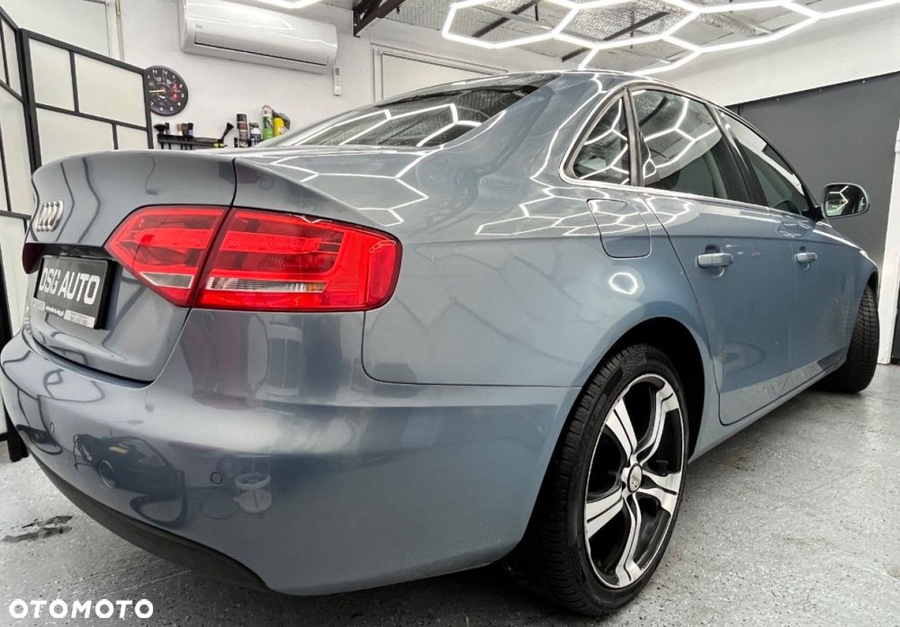 Audi A4 Limousine - 17
