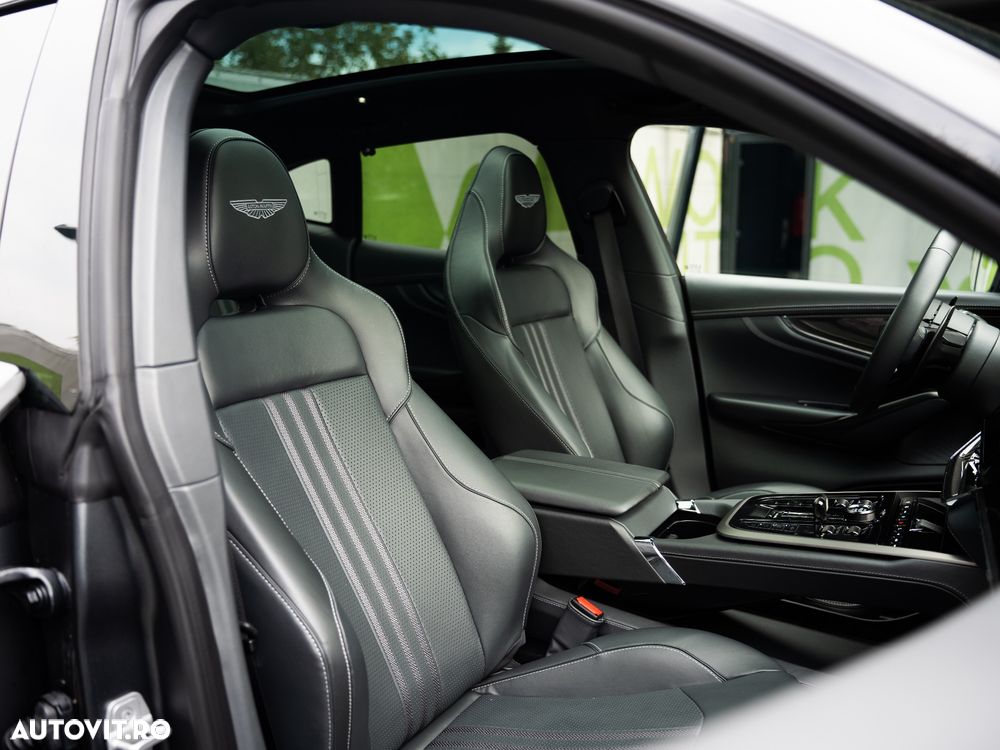 Aston Martin DBX - 25