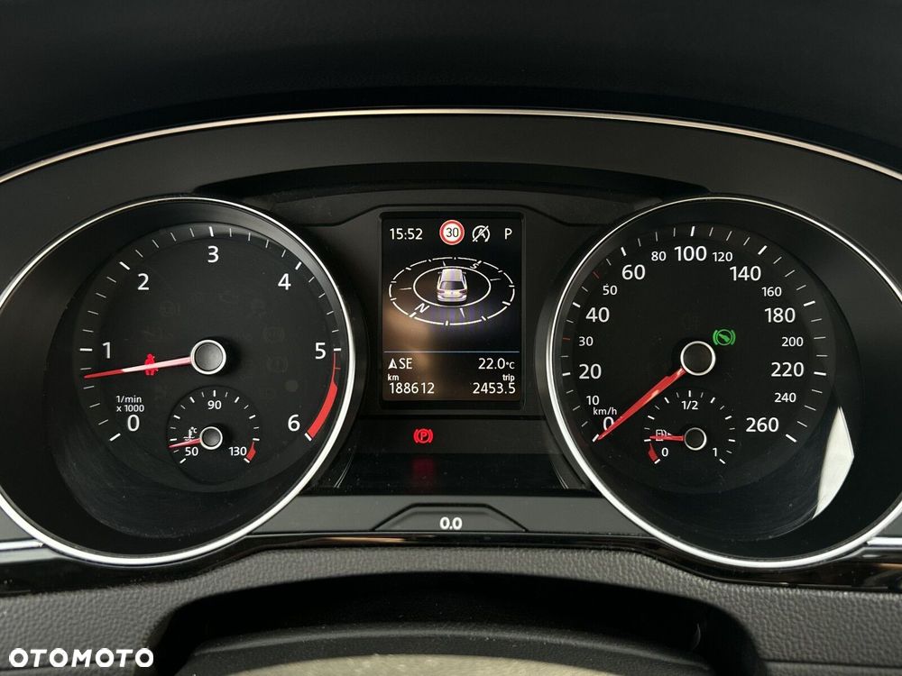Volkswagen Passat - 14