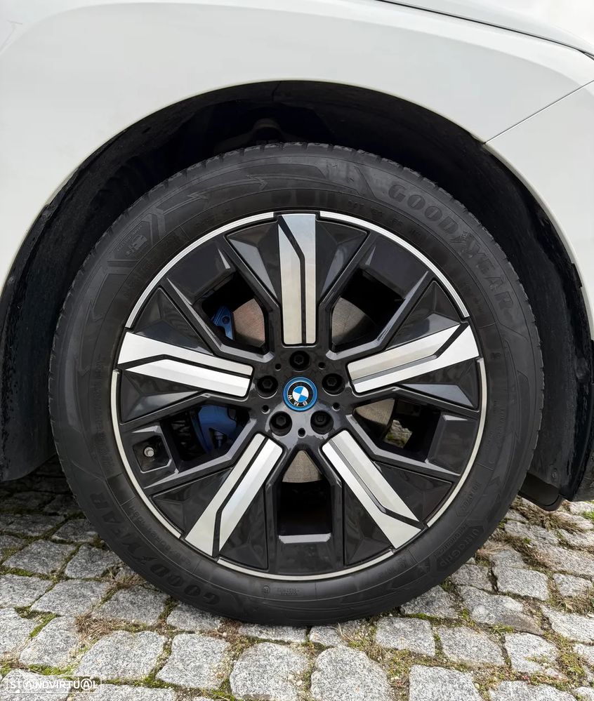 BMW iX xDrive 40 Pack Desportivo - 26