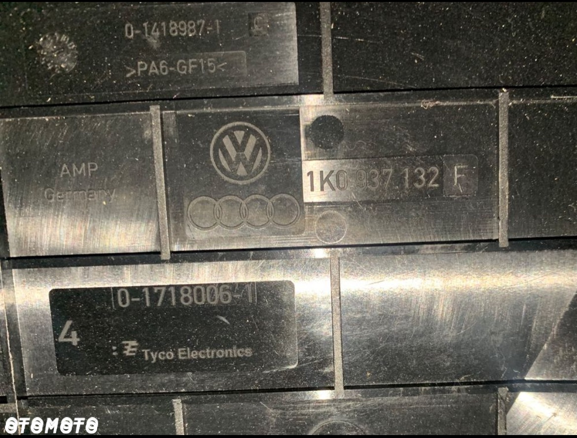 1K0937132F pokrywa skrzynki bezpieczników vw tiguan 5N lift - 3