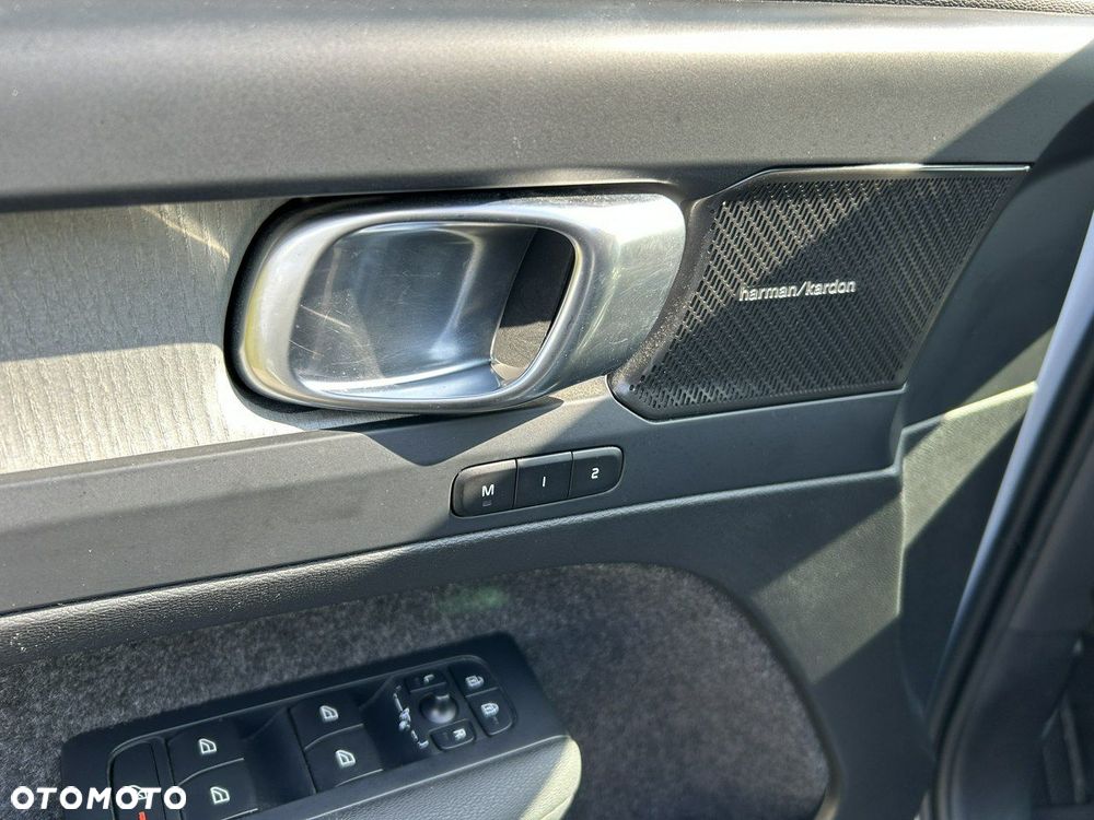 Volvo XC 40 B5 B AWD Geartronic RDesign - 28