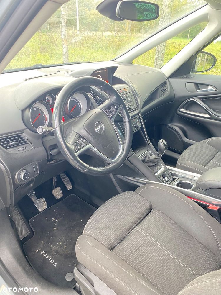 Opel Zafira - 11