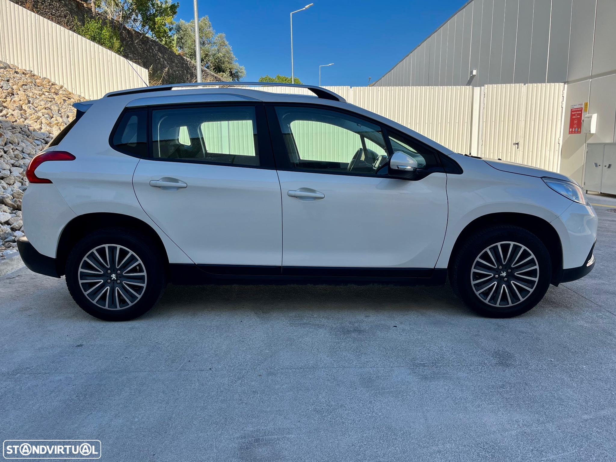 Peugeot 2008 1.2 PureTech Active - 9
