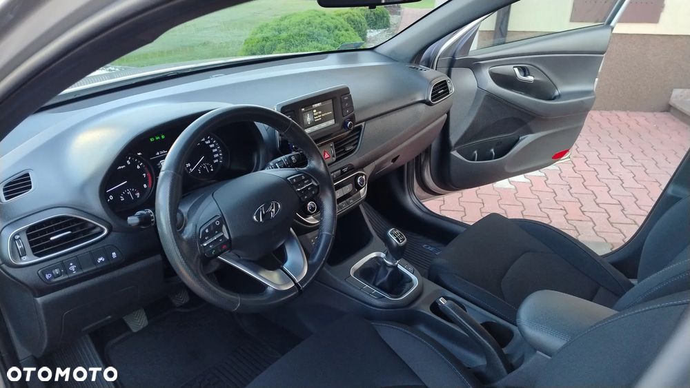 Hyundai i30 1.4 BlueDrive Go - 18