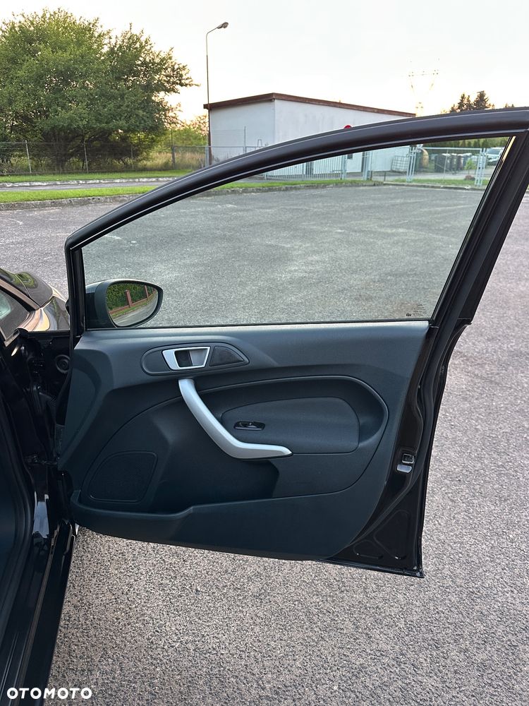 Ford Fiesta 1.25 Ambiente EU5 - 25
