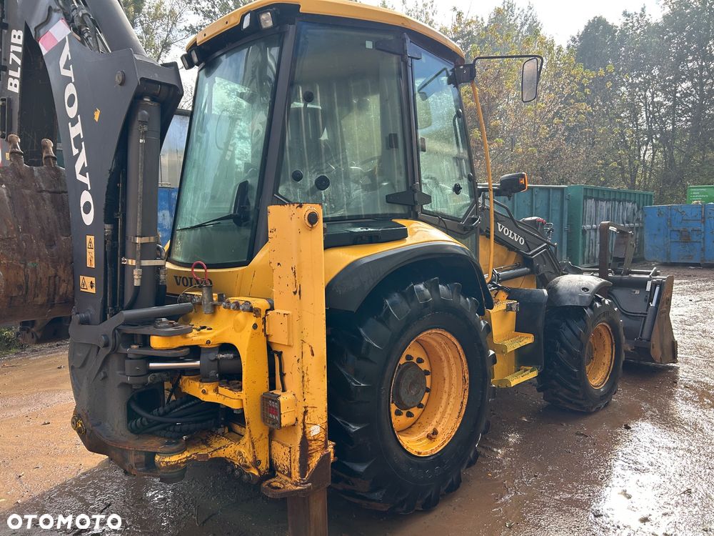 Volvo BL71B - 8