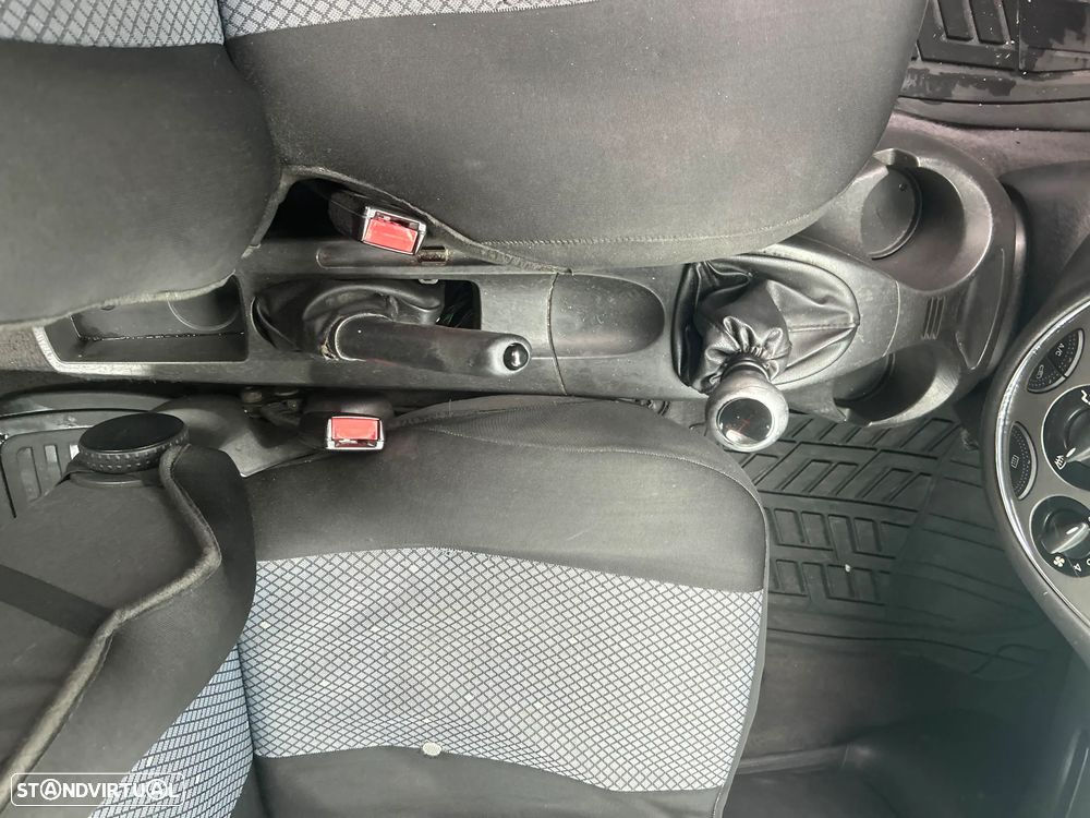 Ford Focus 1.8 TDdi Ambiente - 4