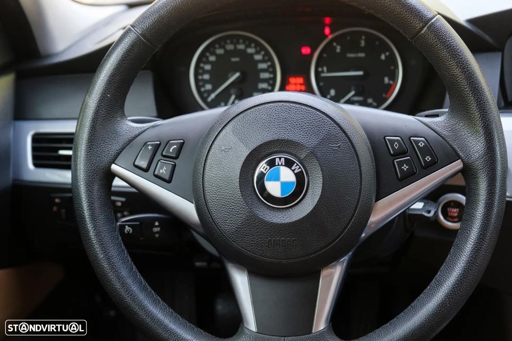 BMW 520 d Executive - 13