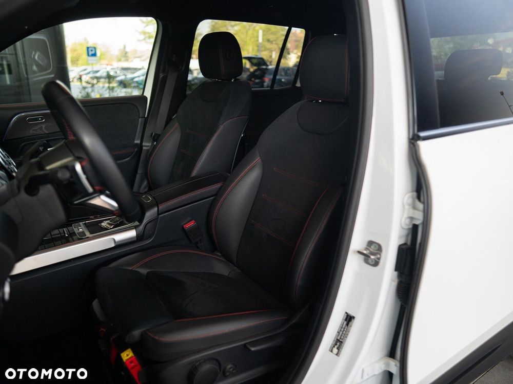 Mercedes-Benz GLB 220 mHEV 4-Matic AMG Line 8G-DCT - 9