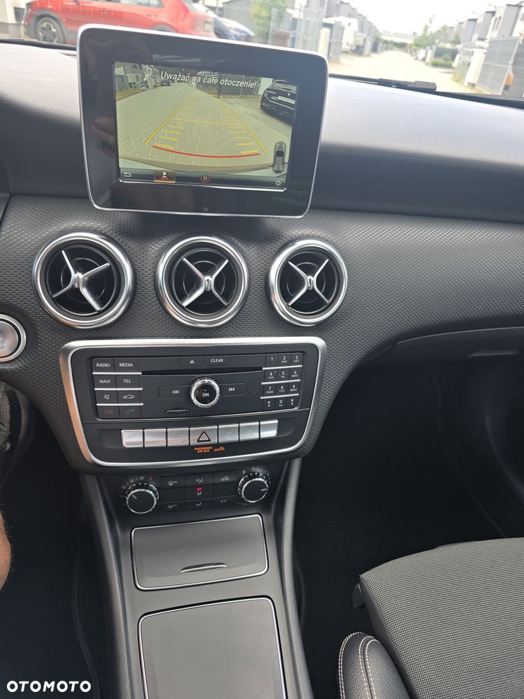 Mercedes-Benz Klasa A 180 d AMG Line 7G-DCT - 6