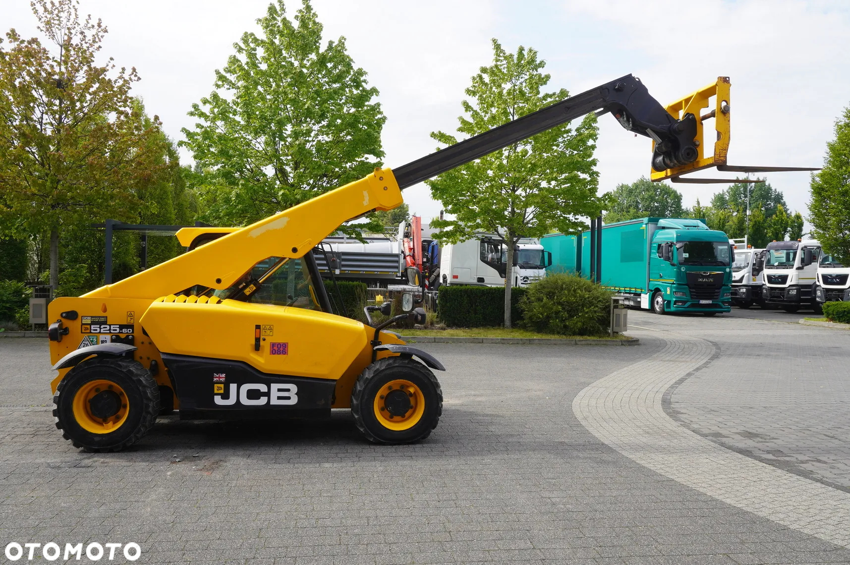 JCB 525-60T5 / 2022 / 860 MTH! / 2,5 t / zasięg 6 m / joystick - 10