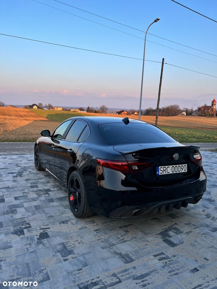 Alfa Romeo Giulia 2.0 Turbo 16V AT8-Q4 Veloce Ti - 7