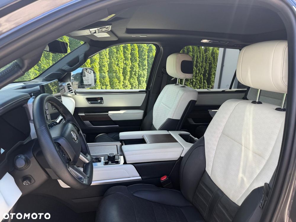 Toyota Sequoia - 27