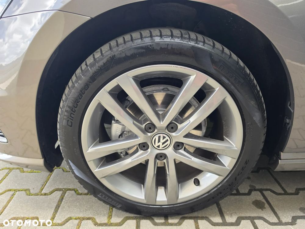 Volkswagen Golf - 32