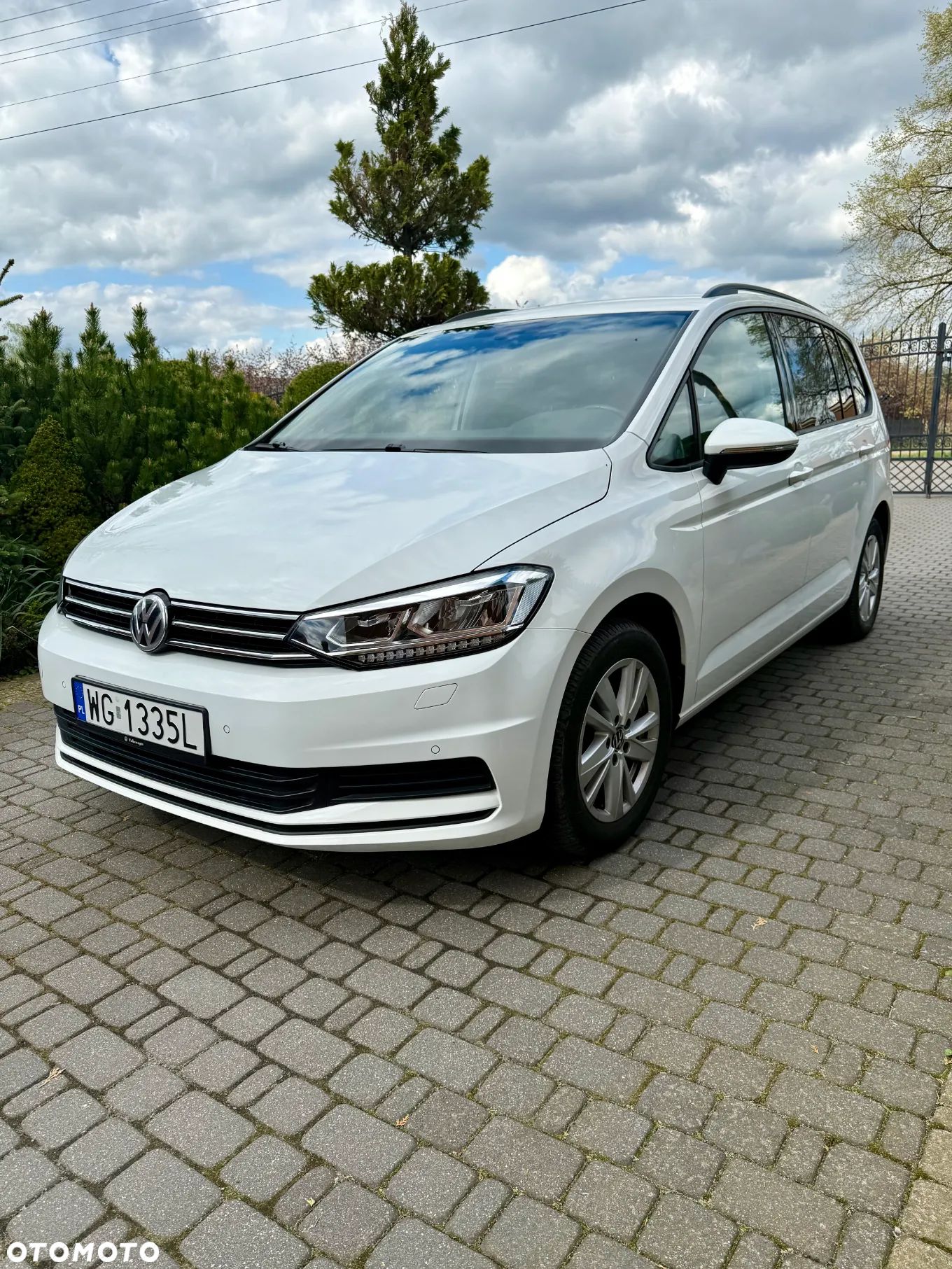 Volkswagen Touran - 1