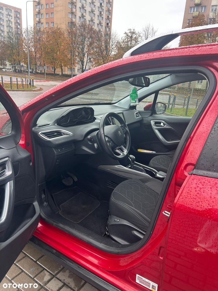 Peugeot 2008 1.2 Pure Tech Allure S&S EAT6 - 10