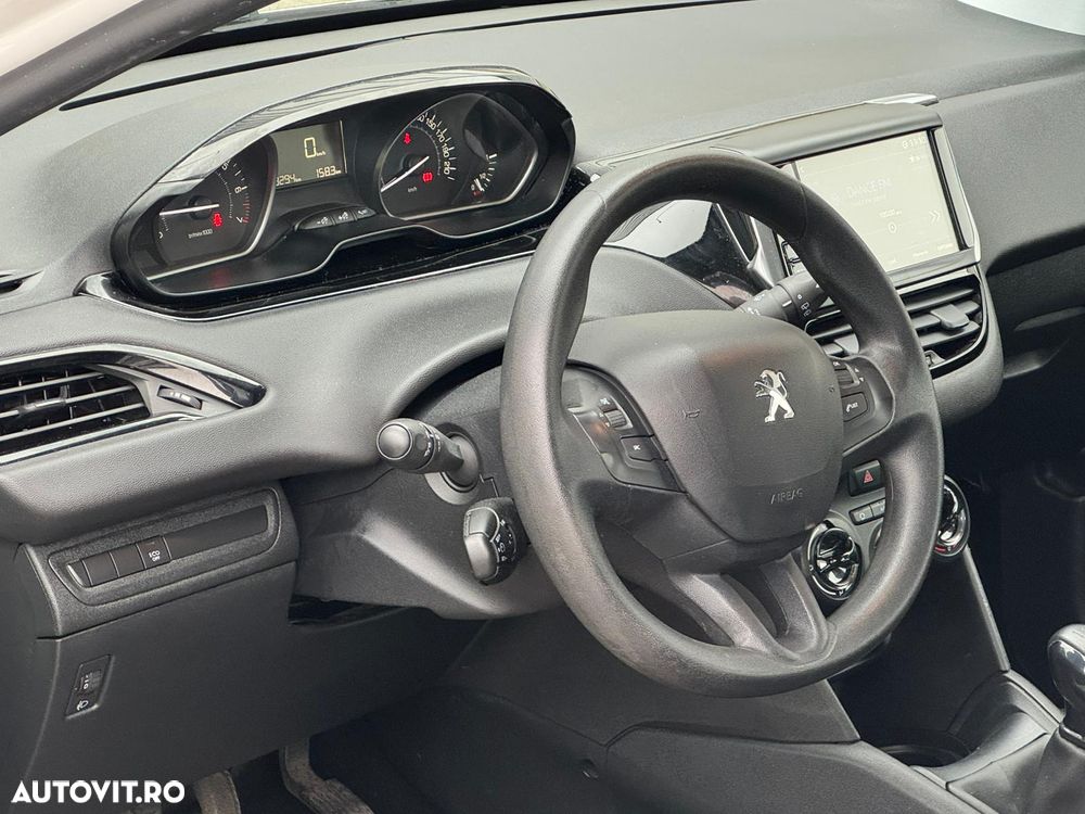 Peugeot 208 1.2 L PureTech STT Active - 11