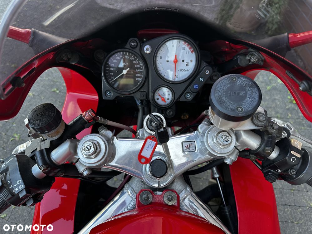Honda VTR - 21