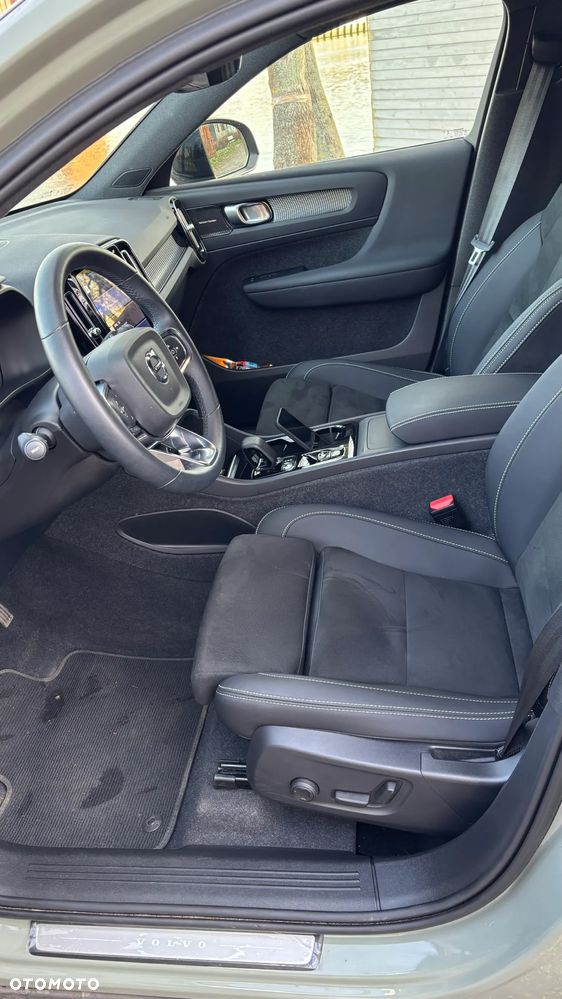Volvo XC 40 B3 Plus Dark - 12