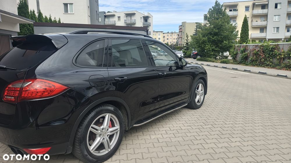 Porsche Cayenne - 2
