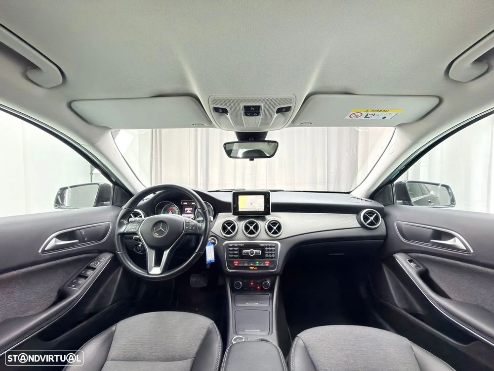 Mercedes-Benz GLA 200 7G-DCT Urban - 11