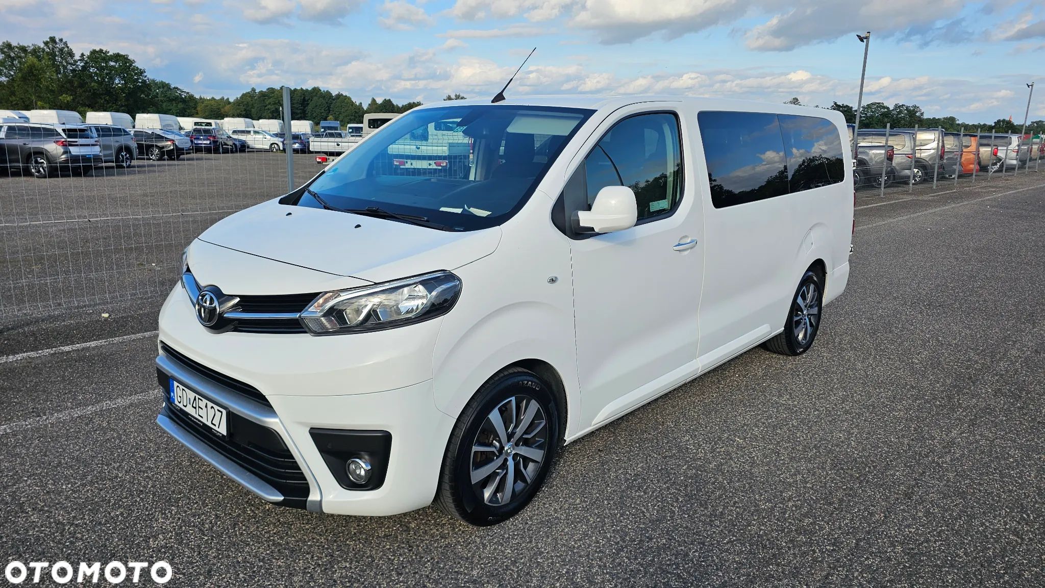 Toyota ProAce Kombi 2.0 D-4D Long 2,8t - 1