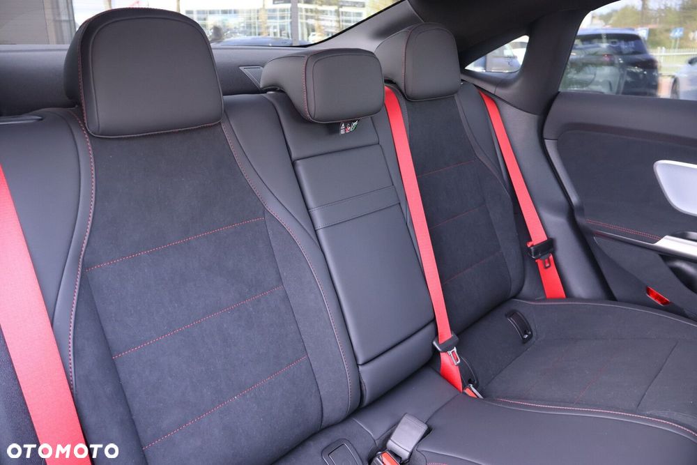 Mercedes-Benz CLA - 22