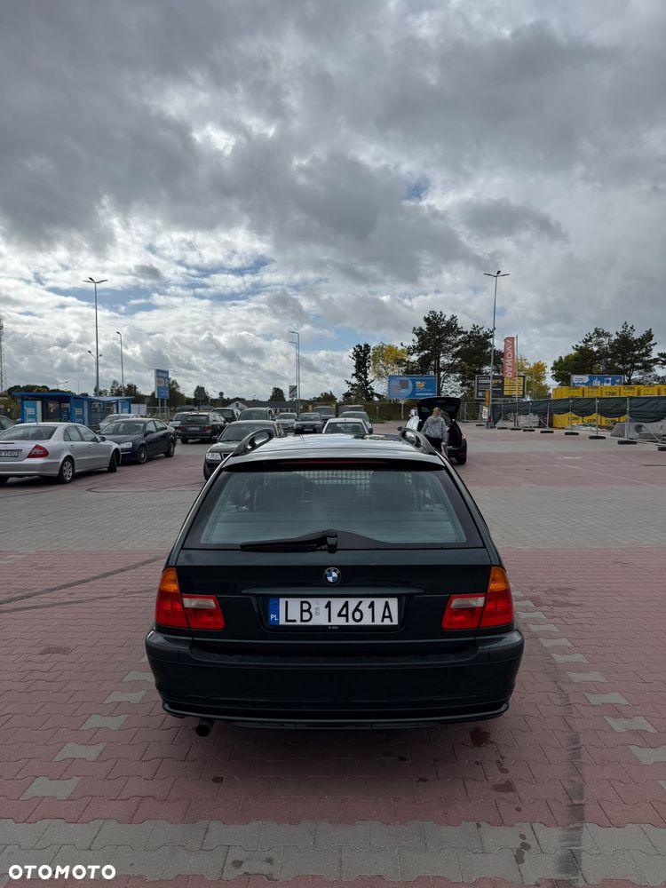 BMW Seria 3 318i - 3