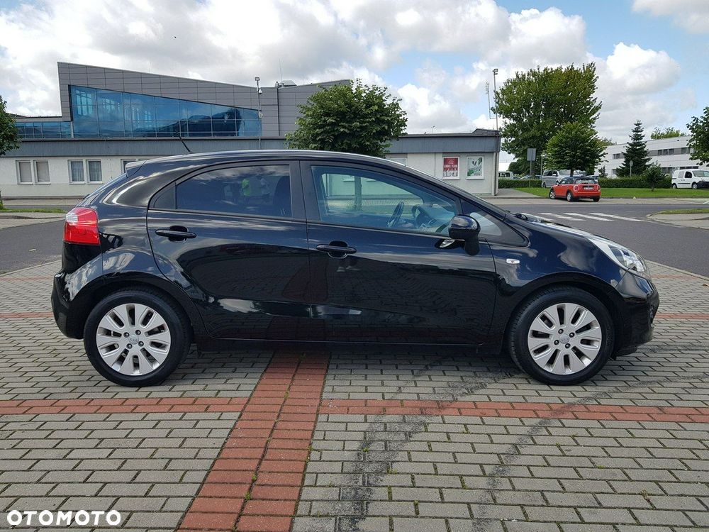 Kia Rio 1.4 Fifa World Cup Edition - 4