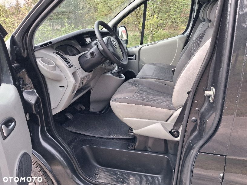Opel Vivaro - 11