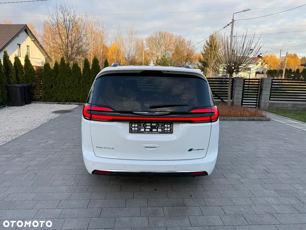 Chrysler Pacifica - 8