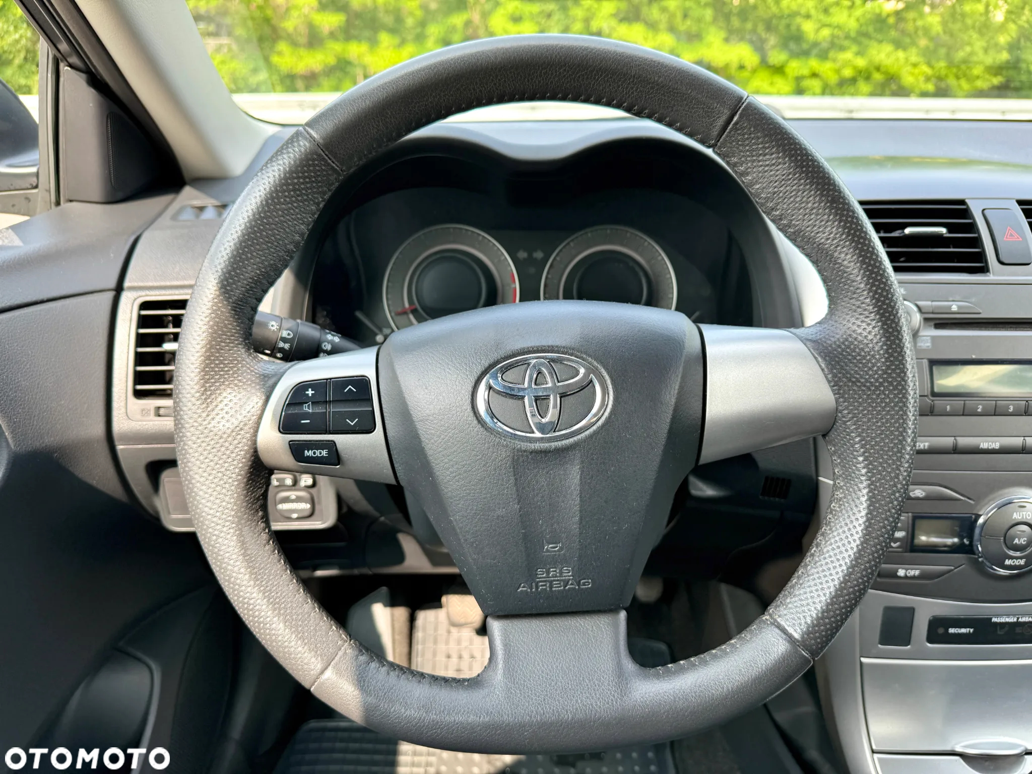 Toyota Corolla 1.6 Premium - 16
