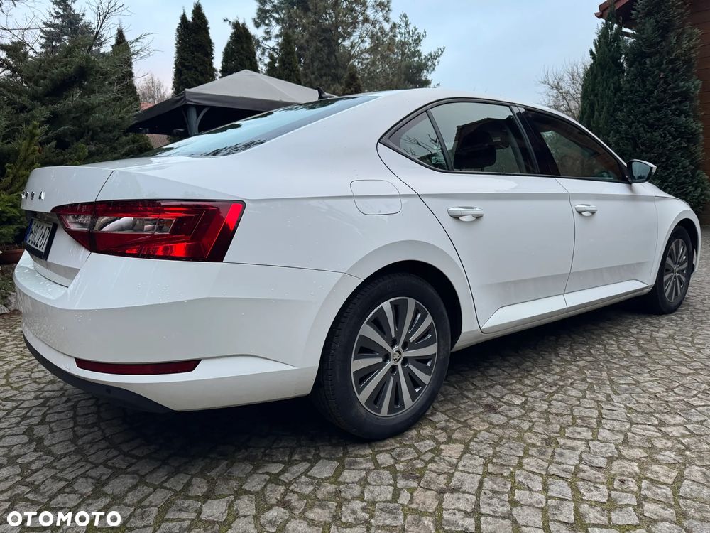 Skoda Superb 2.0 TDI SCR Ambition - 6