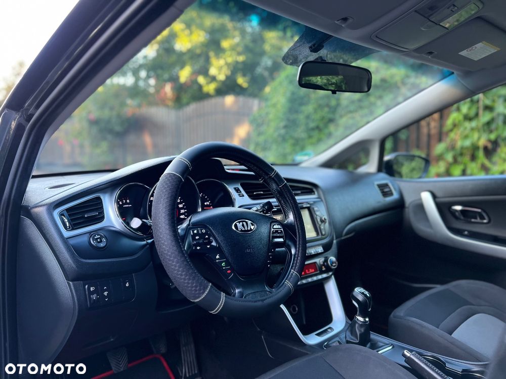Kia Ceed 1.6 GDI Platinum Edition - 37