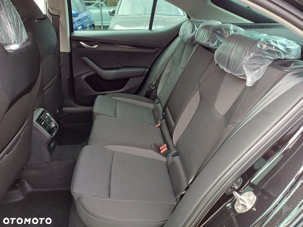 Skoda Octavia 1.5 TSI mHEV Drive Selection DSG - 24